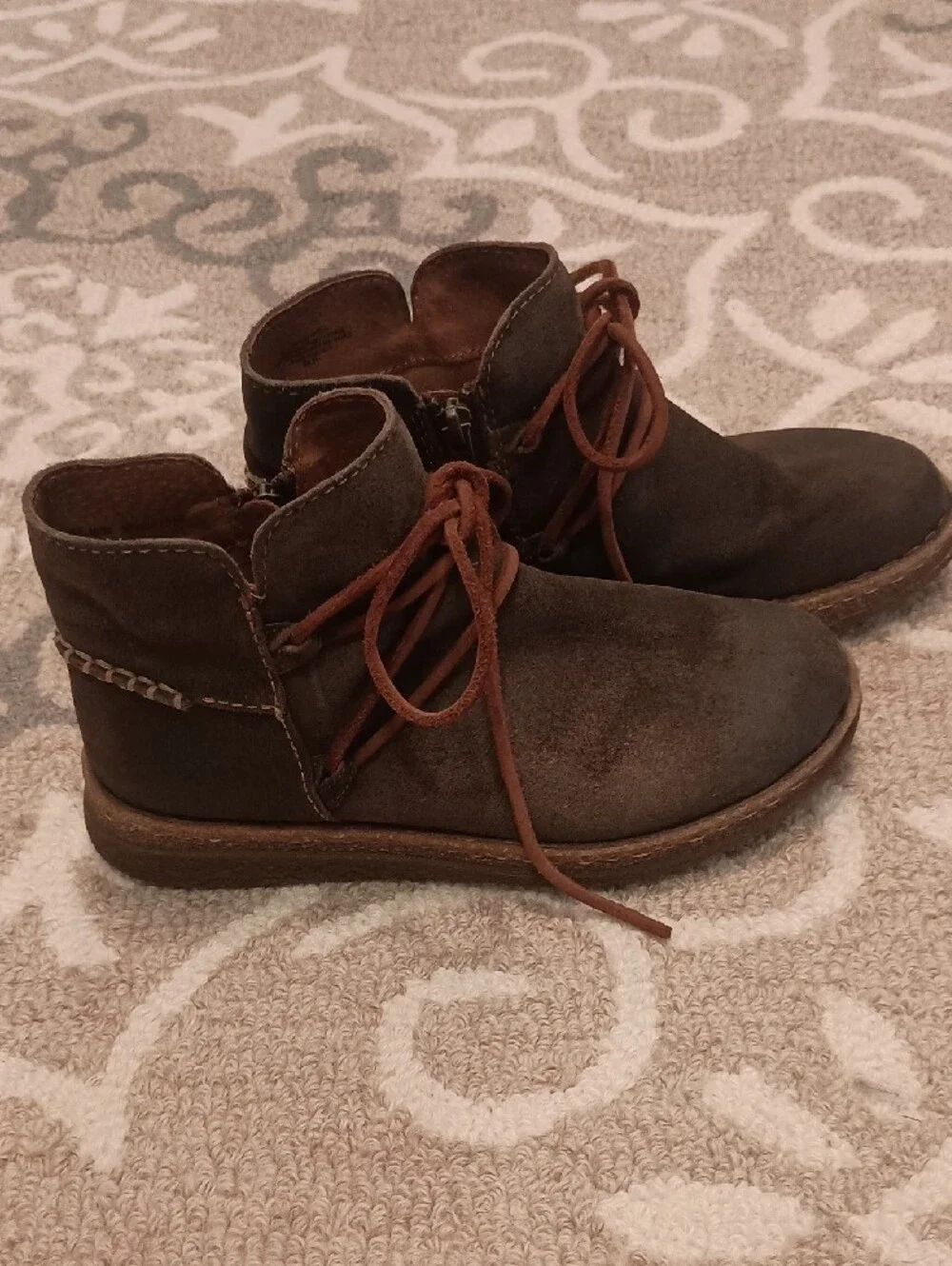 Born Cayln Lace Up Ankle Boots With Side Zippers 6.5